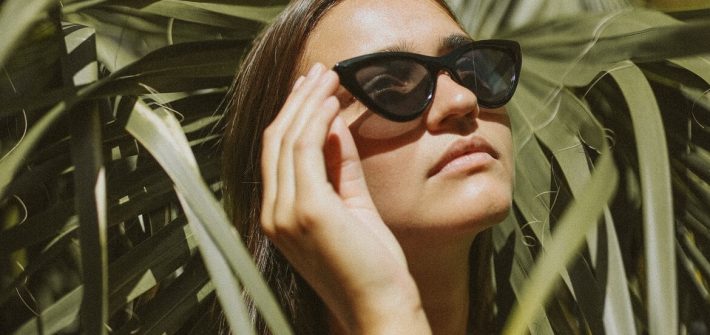 Saiba mais sobre a história da marca e dos óculos Jimmy Choo!