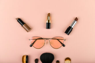 oculos de grau com maquiagens sobre dica de make para quem usa oculos