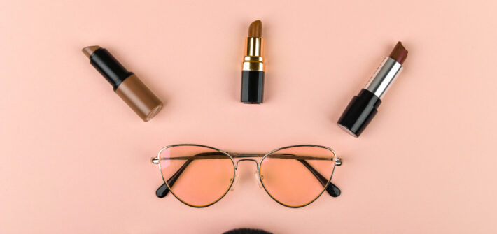 oculos de grau com maquiagens sobre dica de make para quem usa oculos